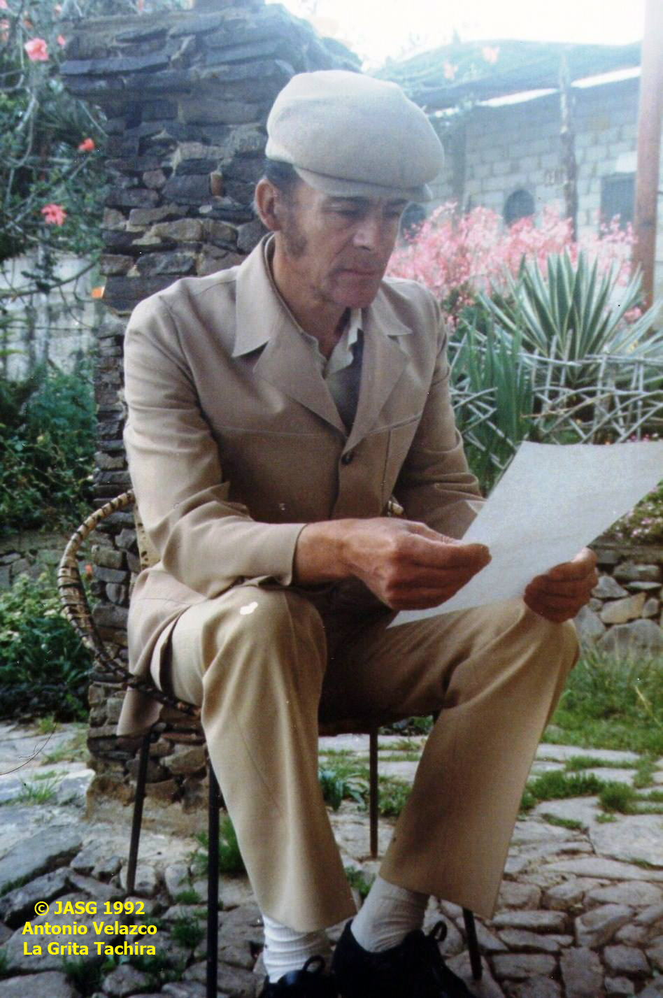 ANTONIO VELZACO 1992